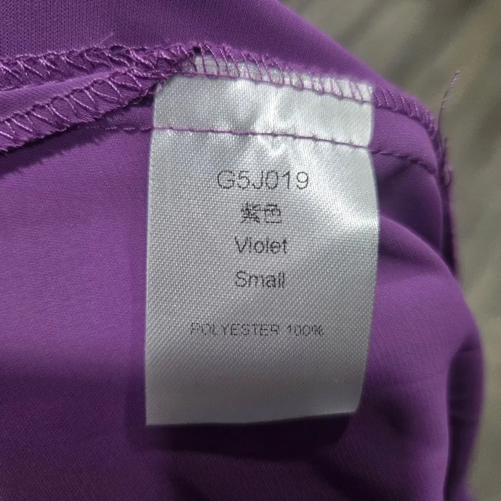🐢 Cute Violet 💜 Blouse Size S NWOT.